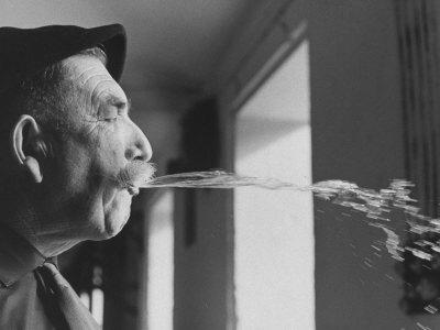 man spitting1